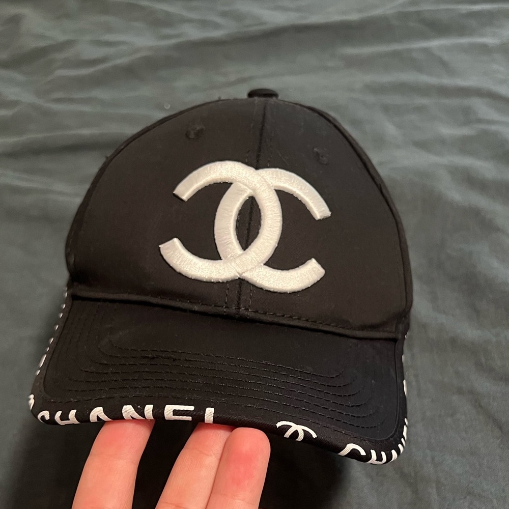 CHANEL WOMEN HAT